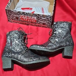 Elegant Black Lace-Up Women's Boots